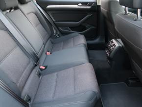 Volkswagen Passat  1.6 TDI 