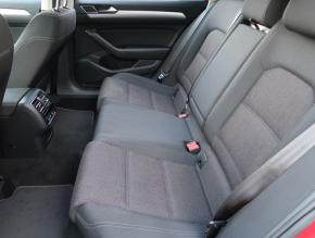 Volkswagen Passat  1.6 TDI 