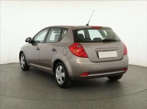 Kia Ceed  1.6 CVVT 