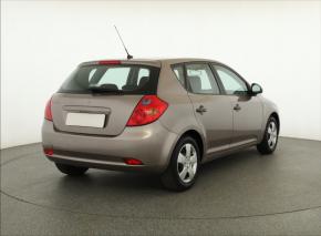 Kia Ceed  1.6 CVVT 