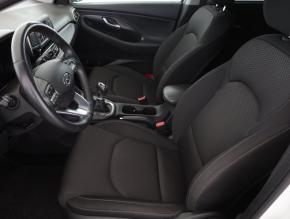 Hyundai i30 Fastback  1.6 CRDi Komfort 