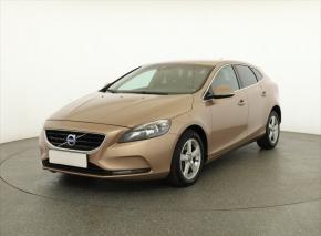 Volvo V40  2.0 D4 