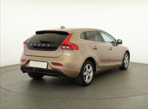 Volvo V40  2.0 D4 