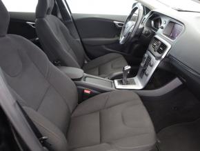 Volvo V40  2.0 D3 