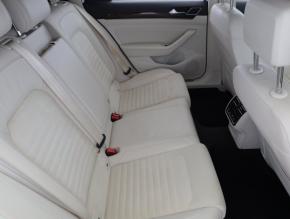 Volkswagen Passat  2.0 BiTDI Highline 