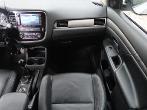 Mitsubishi Outlander  2.2 DI-D 