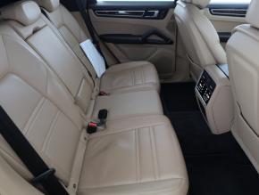 Porsche Cayenne  V6 