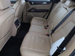 Porsche Cayenne  V6 