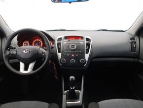 Kia Ceed  1.4 CVVT 