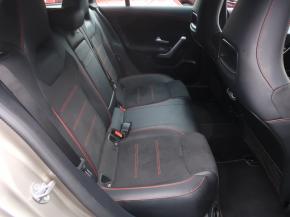 Mercedes-Benz CLA  200d 