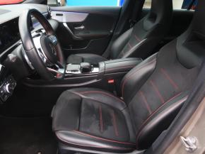 Mercedes-Benz CLA  200d 