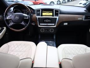 Mercedes-Benz ML  ML 350 BlueTEC Edition 1 