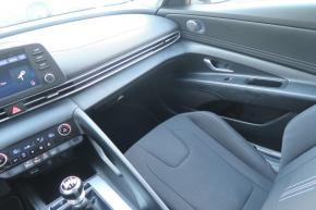 Hyundai Elantra  1.6 MPI 
