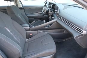 Hyundai Elantra  1.6 MPI 