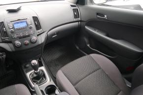Hyundai i30  1.6 CVVT Trikolor 