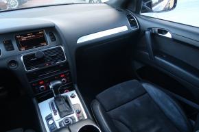 Audi Q7  3.0 TDI 