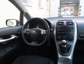 Toyota Auris  1.6 Valvematic 