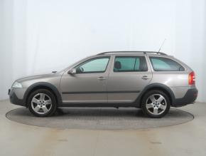 Škoda Octavia  Scout 2.0 TDI . 