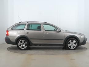 Škoda Octavia  Scout 2.0 TDI . 