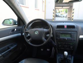 Škoda Octavia  Scout 2.0 TDI . 