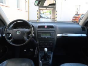 Škoda Octavia  Scout 2.0 TDI . 