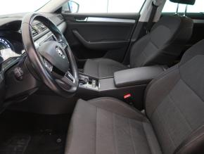 Škoda Superb  2.0 TDI Style 