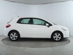 Toyota Auris  1.6 Valvematic 