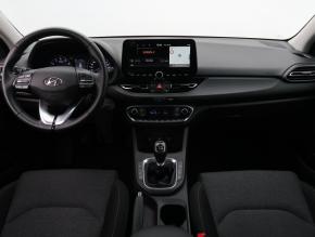 Hyundai i30 Fastback  1.5 T-GDI MHEV SMART 