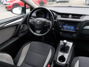 Toyota Avensis  2.0 D-4D Style 