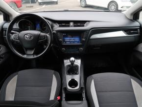 Toyota Avensis  2.0 D-4D Style 