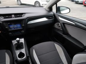 Toyota Avensis  2.0 D-4D Style 