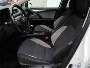 Toyota Avensis  2.0 D-4D Style 