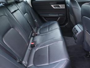 Jaguar XF  20d AWD 