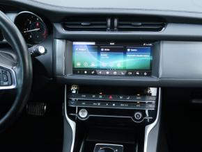 Jaguar XF  20d AWD 
