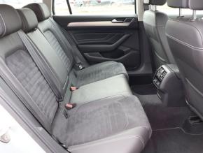 Volkswagen Passat  2.0 TSI Elegance 