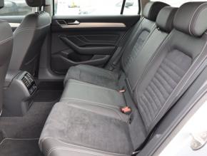 Volkswagen Passat  2.0 TSI Elegance 