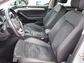 Volkswagen Passat  2.0 TSI Elegance 