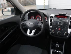 Kia Ceed  1.4 CVVT 