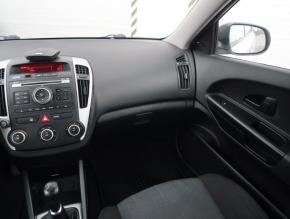 Kia Ceed  1.4 CVVT 