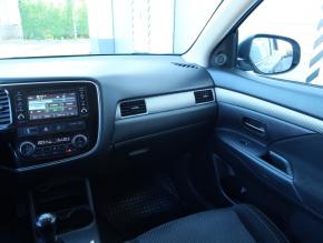 Mitsubishi Outlander  2.0 