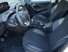 Peugeot 2008  1.2 PureTech 