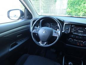 Mitsubishi Outlander  2.2 DI-D 