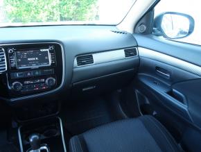 Mitsubishi Outlander  2.2 DI-D 