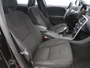 Volvo V40  1.6 D2 
