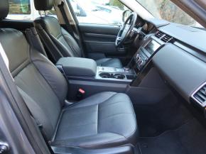 Land Rover Discovery  SDV6 