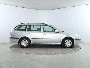 Škoda Octavia  1.6 Tour 