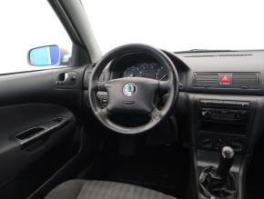 Škoda Octavia  1.6 Tour 