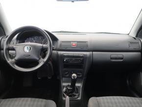 Škoda Octavia  1.6 Tour 