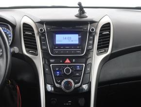 Hyundai i30  1.6 MPI 