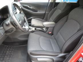 Hyundai i30  1.5 T-GDI MHEV Family Smart 